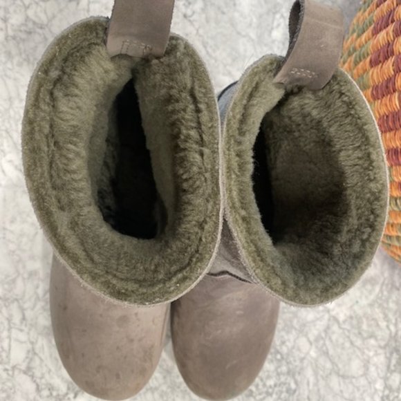 No. 6 Shearling Clog Boot - Picture 6 of 6